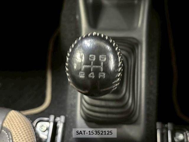 Suzuki JIMNY 2016-04 8145963-5