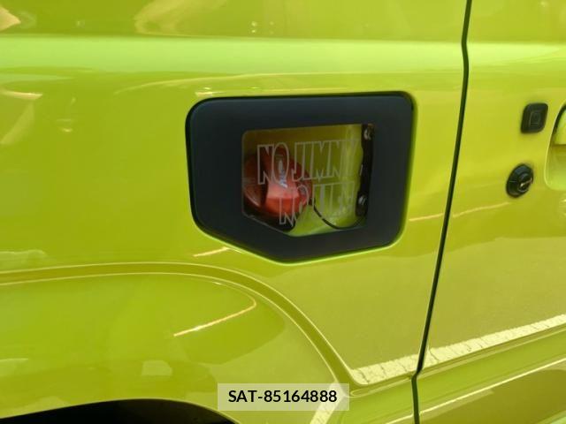 Suzuki JIMNY 2022-12 8158632-7