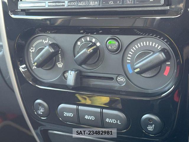 Suzuki JIMNY 2015-05 8208059-6