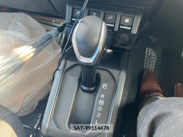 Suzuki JIMNY 2025-03 8208034-14