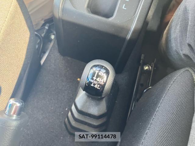 Suzuki JIMNY 2025-03 8208034-15
