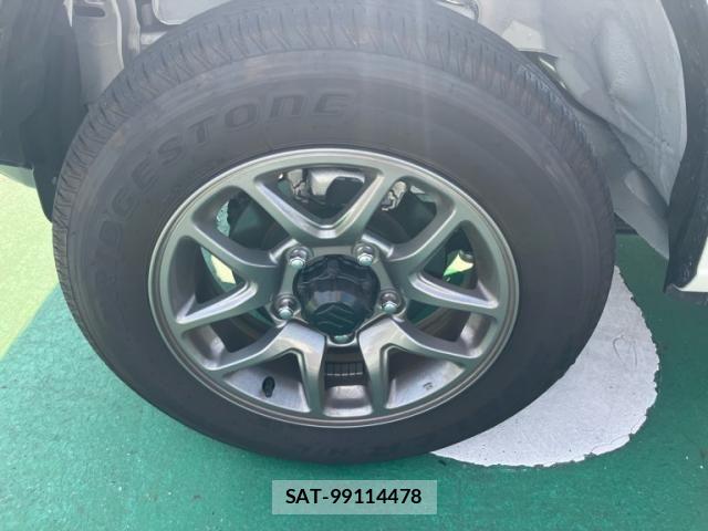 Suzuki JIMNY 2025-03 8208034-19