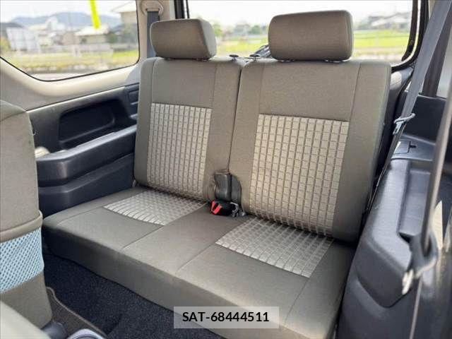 Suzuki JIMNY 2006-05 8208065-17