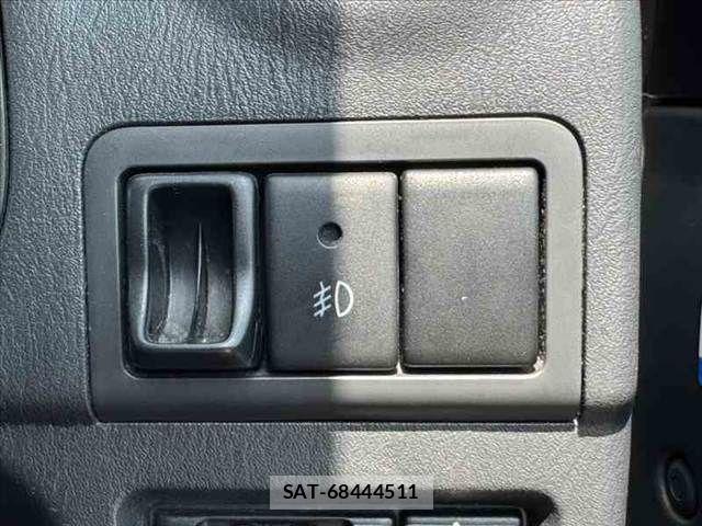 Suzuki JIMNY 2006-05 8208065-25