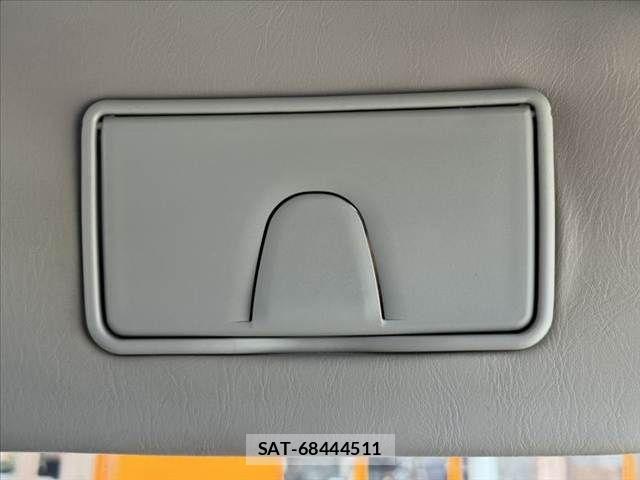 Suzuki JIMNY 2006-05 8208065-29