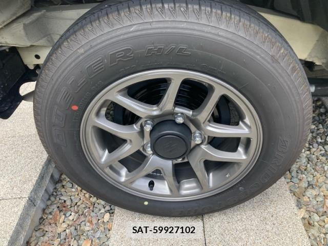 Suzuki JIMNY 2025-04 8208035-5