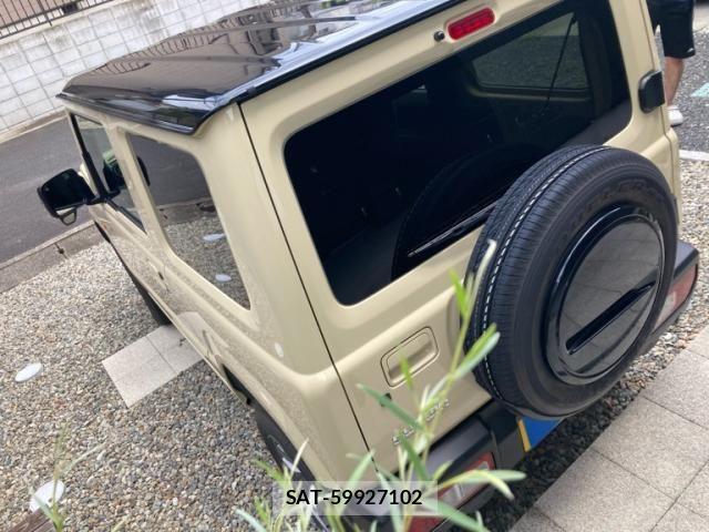 Suzuki JIMNY 2025-04 8208035-6