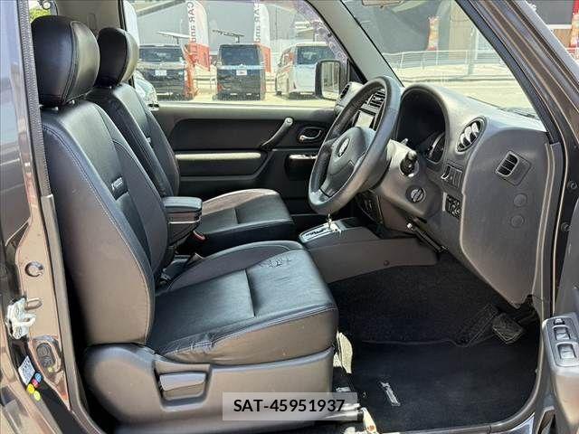 Suzuki JIMNY 2011-06 8208062-15