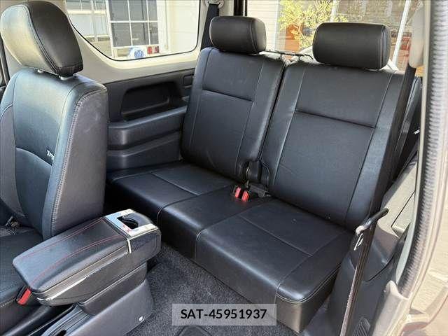 Suzuki JIMNY 2011-06 8208062-18