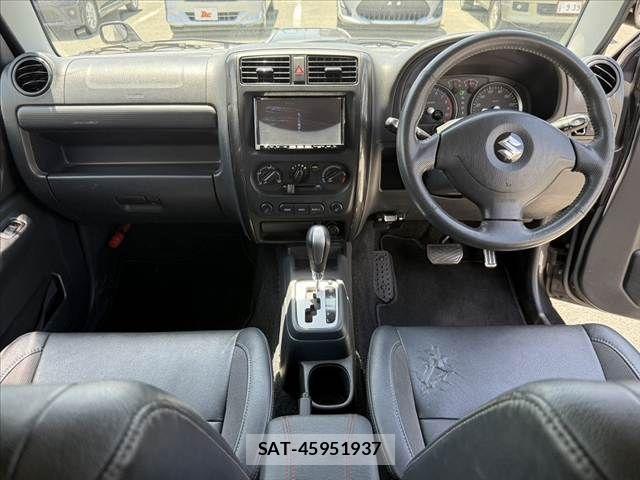 Suzuki JIMNY 2011-06 8208062-1