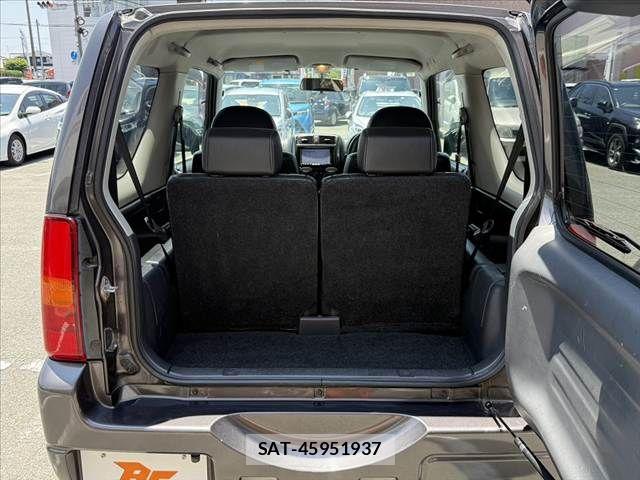 Suzuki JIMNY 2011-06 8208062-19