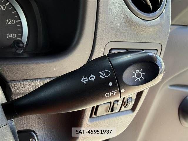 Suzuki JIMNY 2011-06 8208062-23