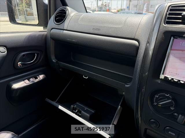 Suzuki JIMNY 2011-06 8208062-27
