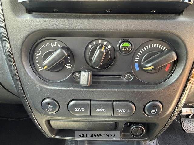 Suzuki JIMNY 2011-06 8208062-2