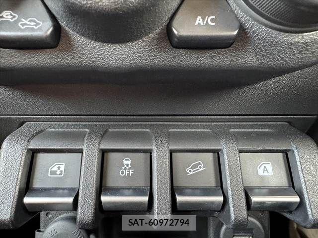 Suzuki JIMNY 2022-03 8208041-3