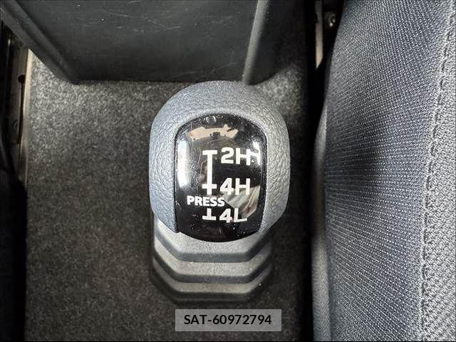 Suzuki JIMNY 2022-03 8208041-5