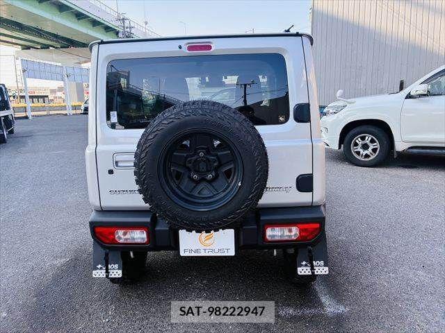 Suzuki JIMNY 2022-07 8208045-18