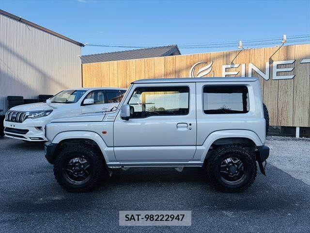 Suzuki JIMNY 2022-07 8208045-20