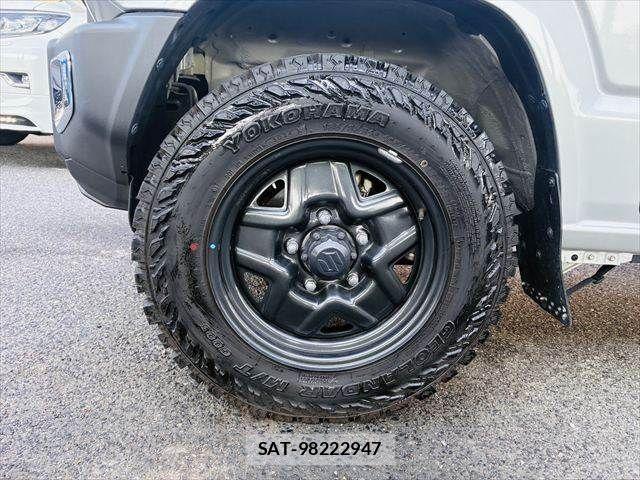 Suzuki JIMNY 2022-07 8208045-29
