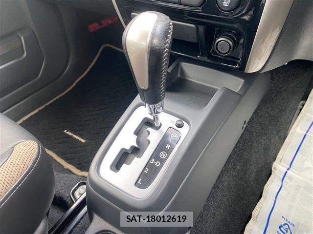 Suzuki JIMNY 2014-12 8208053-29