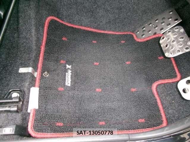 Suzuki JIMNY 2014-09 8208057-26