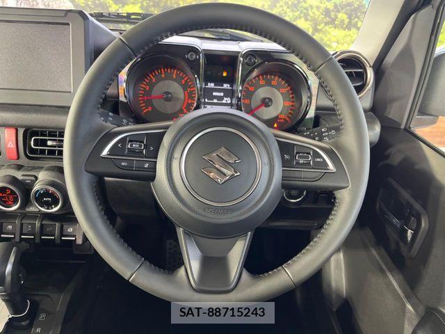 Suzuki JIMNY 2025-04 8208037-10