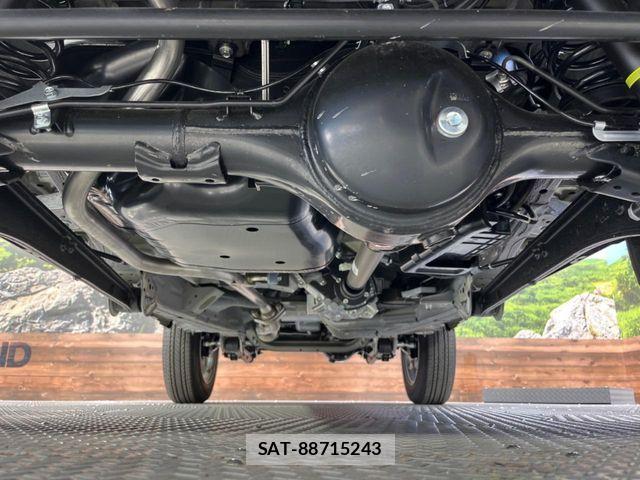 Suzuki JIMNY 2025-04 8208037-17