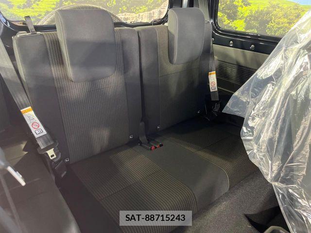 Suzuki JIMNY 2025-04 8208037-8