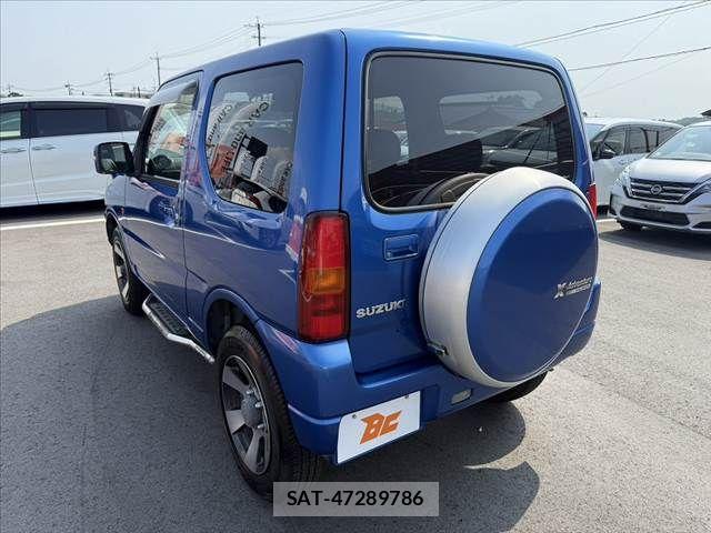 Suzuki JIMNY 2011-01 8208061-11