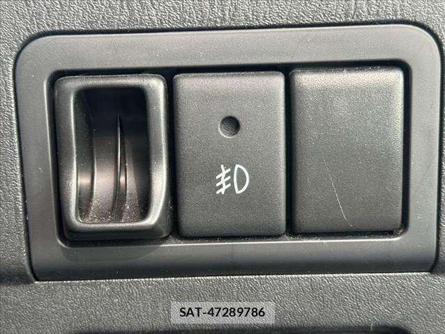 Suzuki JIMNY 2011-01 8208061-24