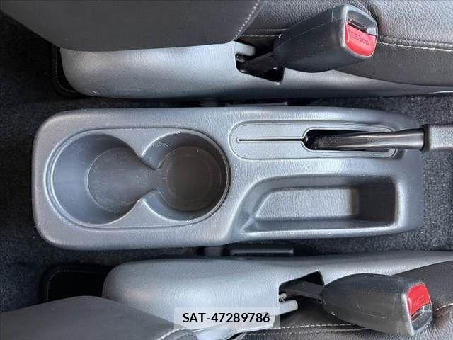 Suzuki JIMNY 2011-01 8208061-26