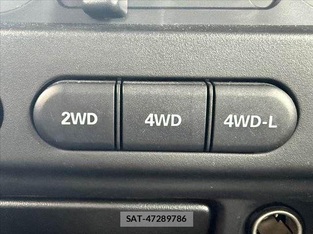 Suzuki JIMNY 2011-01 8208061-4