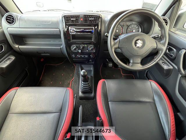 Suzuki JIMNY 2014-02 8208056-1