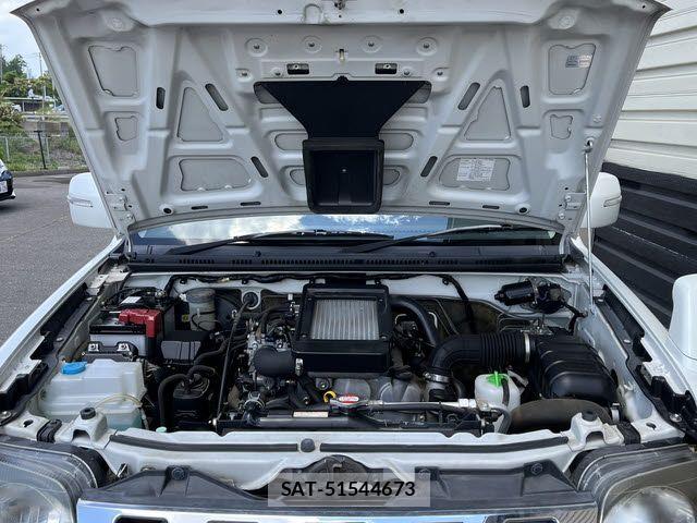 Suzuki JIMNY 2014-02 8208056-27