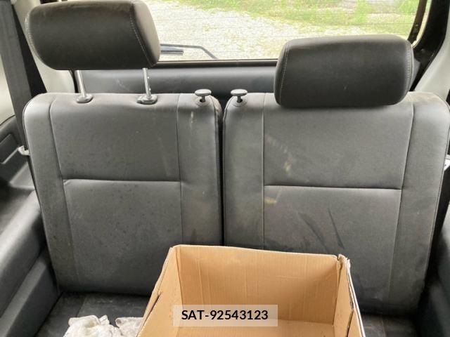 Suzuki JIMNY 2011-06 8230479-17