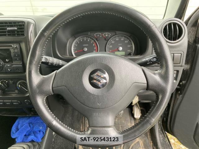 Suzuki JIMNY 2011-06 8230479-20