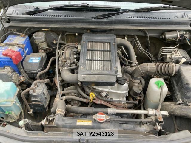Suzuki JIMNY 2011-06 8230479-26