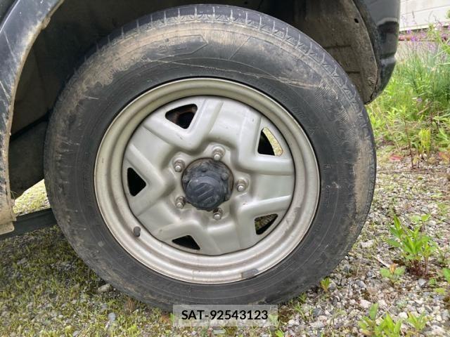 Suzuki JIMNY 2011-06 8230479-3