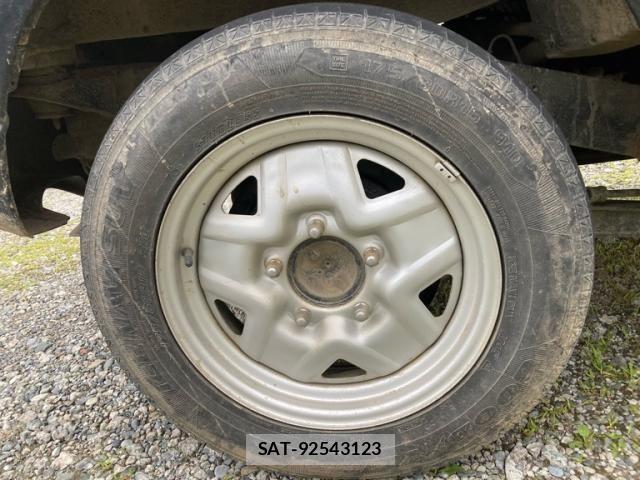 Suzuki JIMNY 2011-06 8230479-4