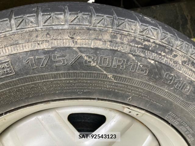 Suzuki JIMNY 2011-06 8230479-5