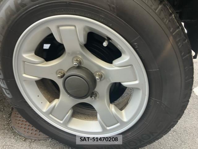 Suzuki JIMNY 2003-12 8230474-18