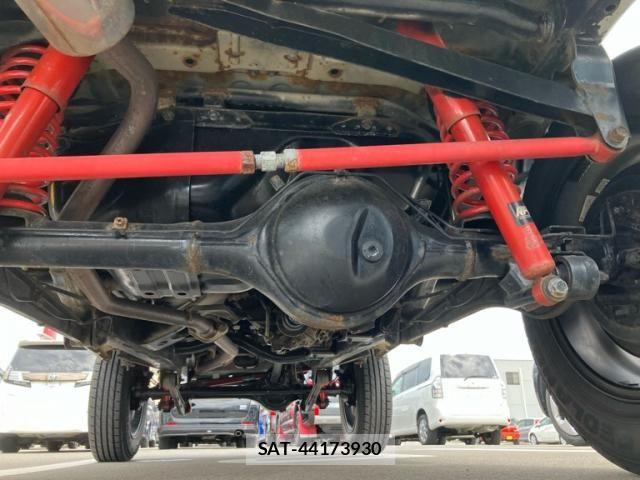 Suzuki JIMNY 2004-09 8230472-9