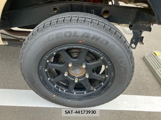 Suzuki JIMNY 2004-09 8230472-10