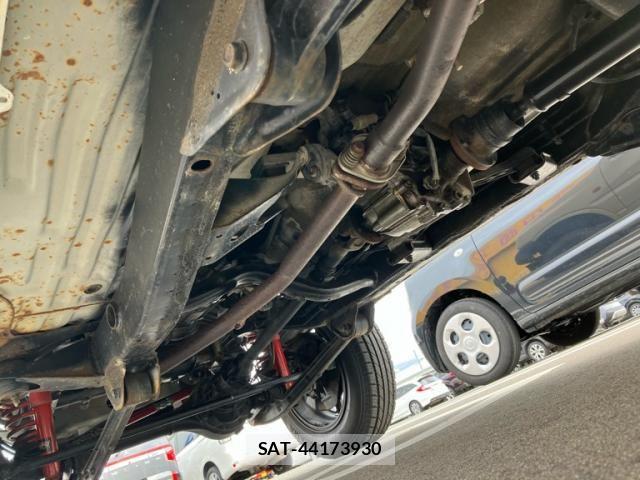 Suzuki JIMNY 2004-09 8230472-11