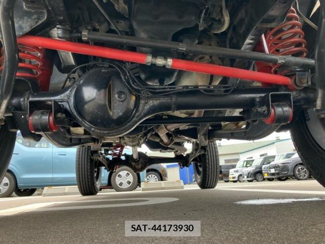 Suzuki JIMNY 2004-09 8230472-2