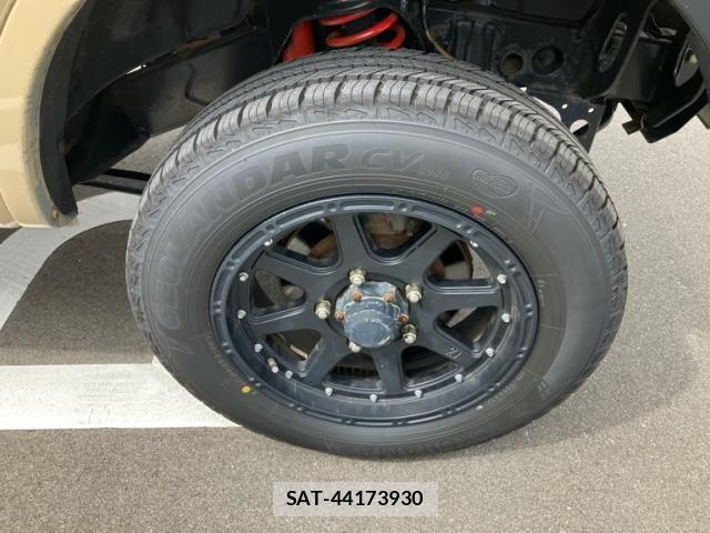 Suzuki JIMNY 2004-09 8230472-3