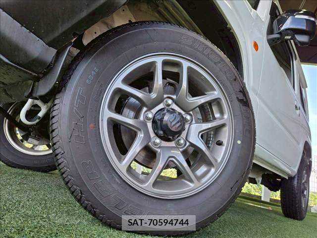 Suzuki JIMNY 2023-10 8245528-18