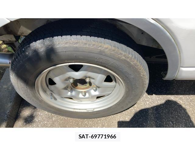 Suzuki JIMNY 2000-01 8245545-6