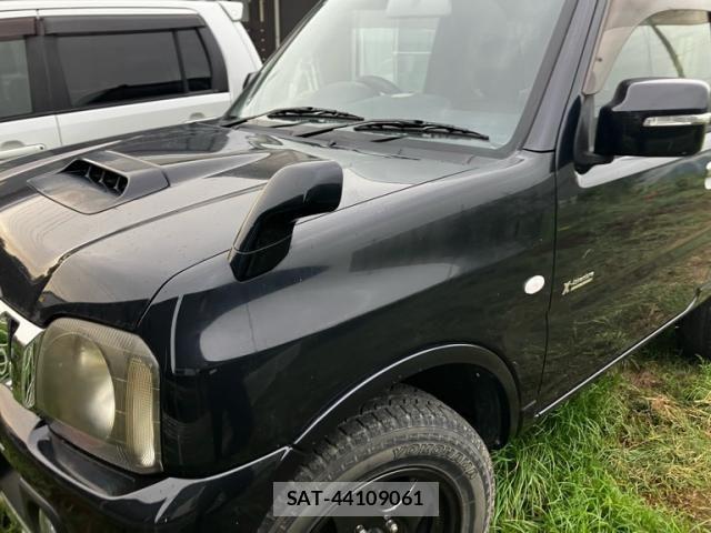 Suzuki JIMNY 2014-04 8245540-1