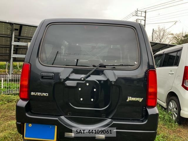 Suzuki JIMNY 2014-04 8245540-3